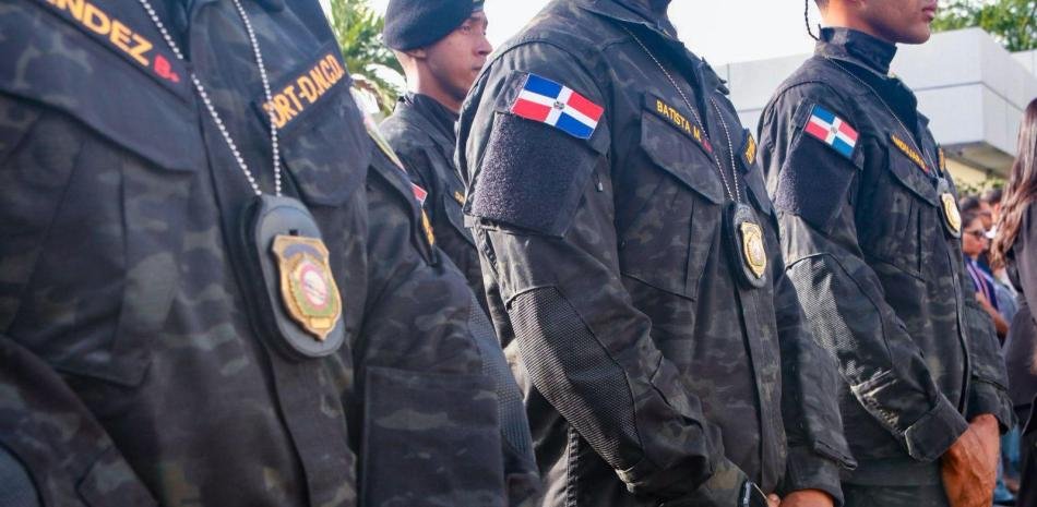 Abinader dispone el ascenso de 634 agentes de la DNCD en el 38 aniversario del organismo