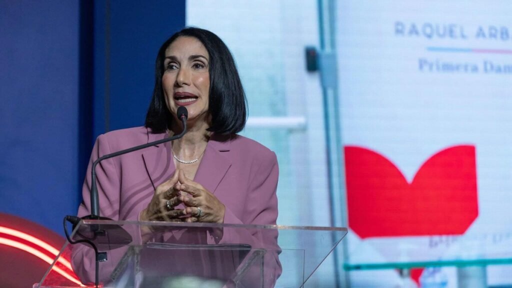 Bajan 41.5 % los embarazos adolescentes, pero el propio Gobierno admite que el problema sigue siendo un "flagelo social"