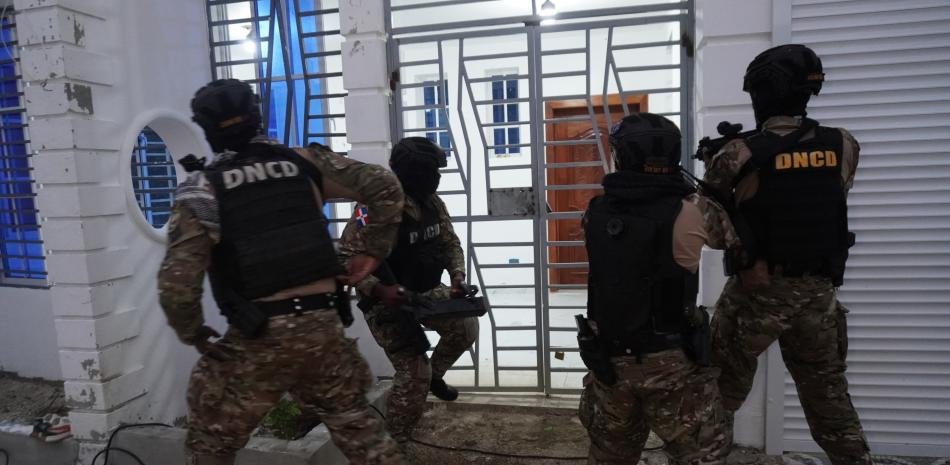 Dos arrestados en Barahona por el cargamento de 1.7 toneladas y se amplía el escrutinio sobre la red en el sur