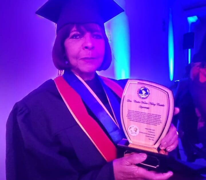 Neumóloga dominicana recibe la máxima distinción de la OICIM en congreso internacional