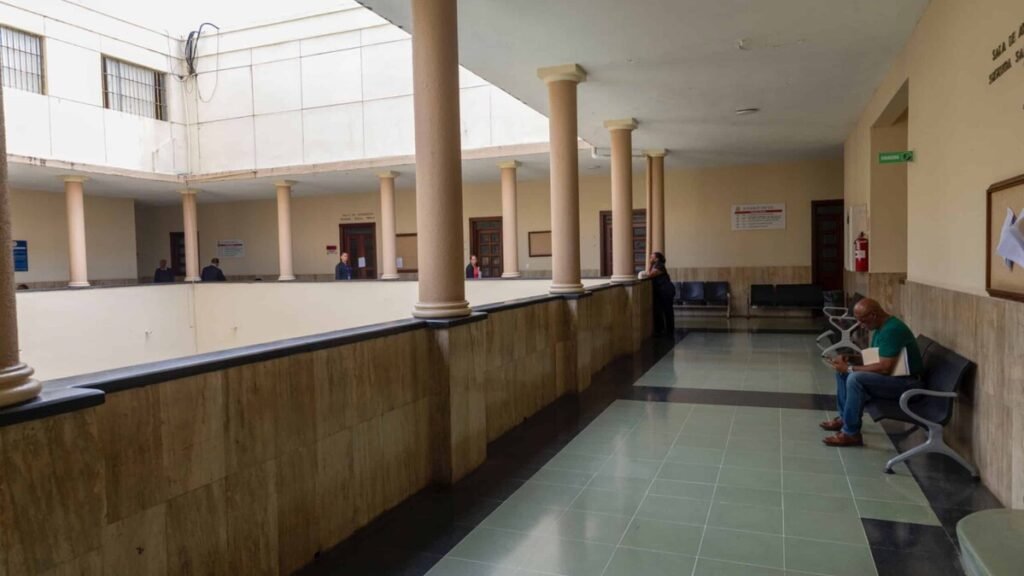El paro judicial reprograma audiencias y mantiene cerrada la mayoría de los servicios en tribunales
