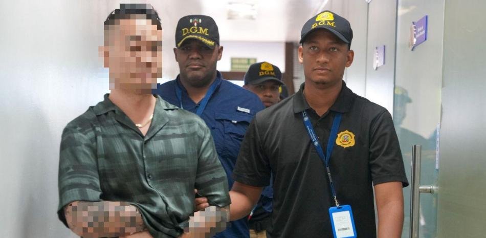 Caso contra dueño de Mudan por violencia de género queda pendiente tras nuevo aplazamiento