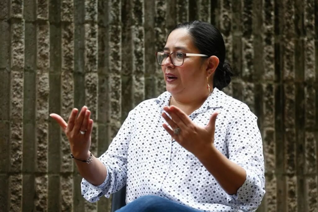 Caso de Ruth López reaviva denuncias por opacidad y persecución a voces críticas en El Salvador