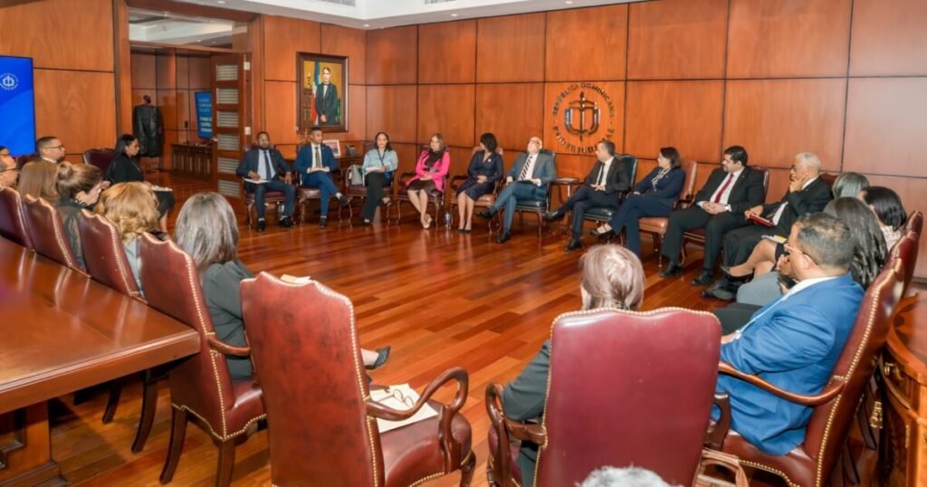 Poder Judicial acuerda ajuste salarial tras más de un año de conversaciones con Hacienda