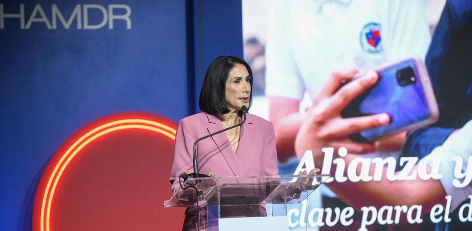 La falta de recursos lleva a Arbaje a apoyarse en el sector privado para iniciativas sociales