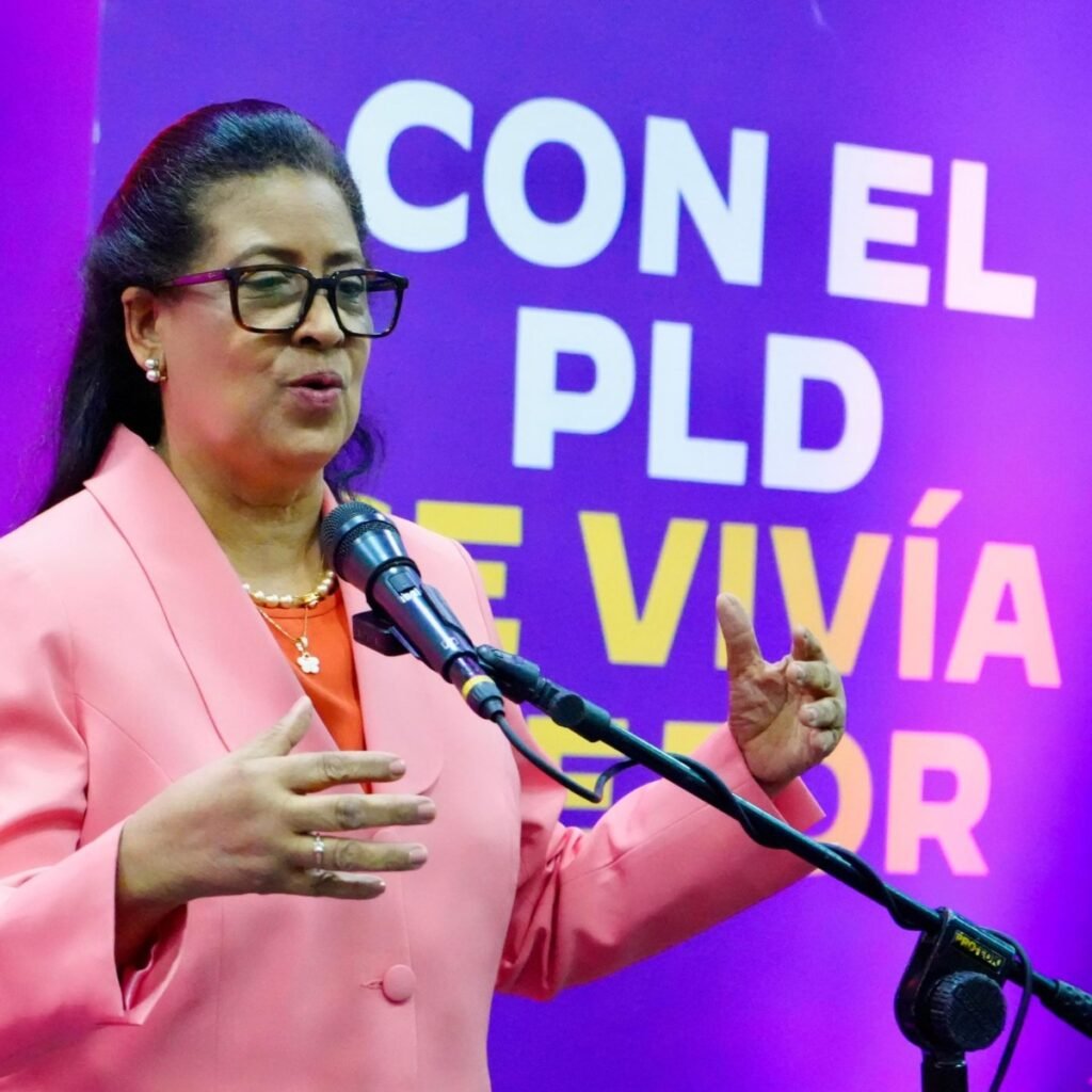 Cristina Lizardo resalta el esfuerzo de las madres dominicanas ante la adversidad