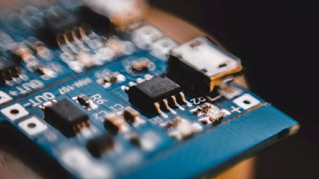 ITSC lanza licitación para montar su laboratorio de semiconductores en medio de su apuesta académica
