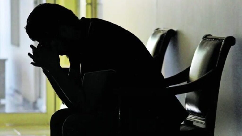 Líneas de ayuda retoman protagonismo tras casos de violencia y suicidio que impactan al país