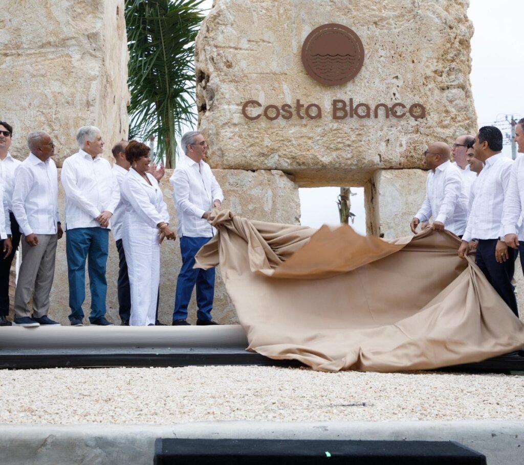 Abinader presenta inversión superior a RD$20 mil millones para transformar Boca Chica