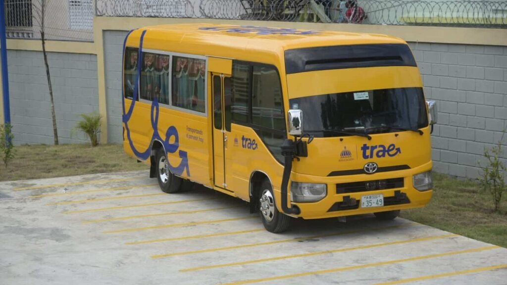 Agresión a chofer del TRAE expone el costo social de la inseguridad en una ruta escolar de Santo Domingo Oeste