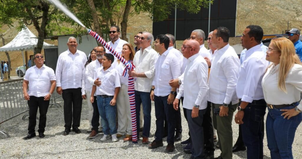 Abinader inaugura acueducto en Ocoa tras un reclamo de más de 40 años y reabre el debate sobre la deuda en agua potable