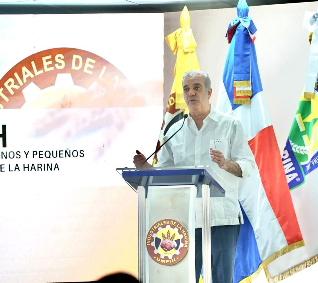 Abinader reafirma respaldo a industriales harineros para sostener precios del pan