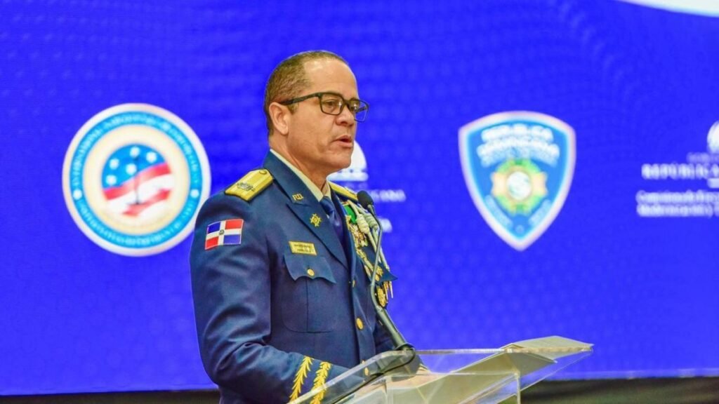 Director de la Policía cumple 100 días con énfasis en reforma institucional y control ciudadano