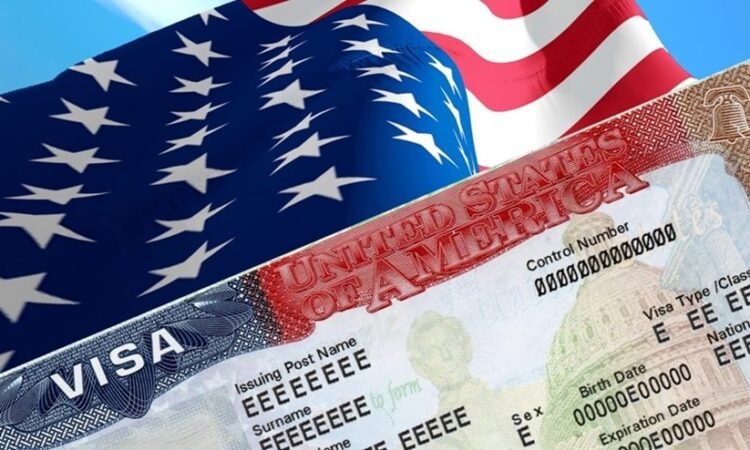 Tribunal de EE.UU. anula cobro de US$100,000 que frenó empleos y encareció la contratación extranjera