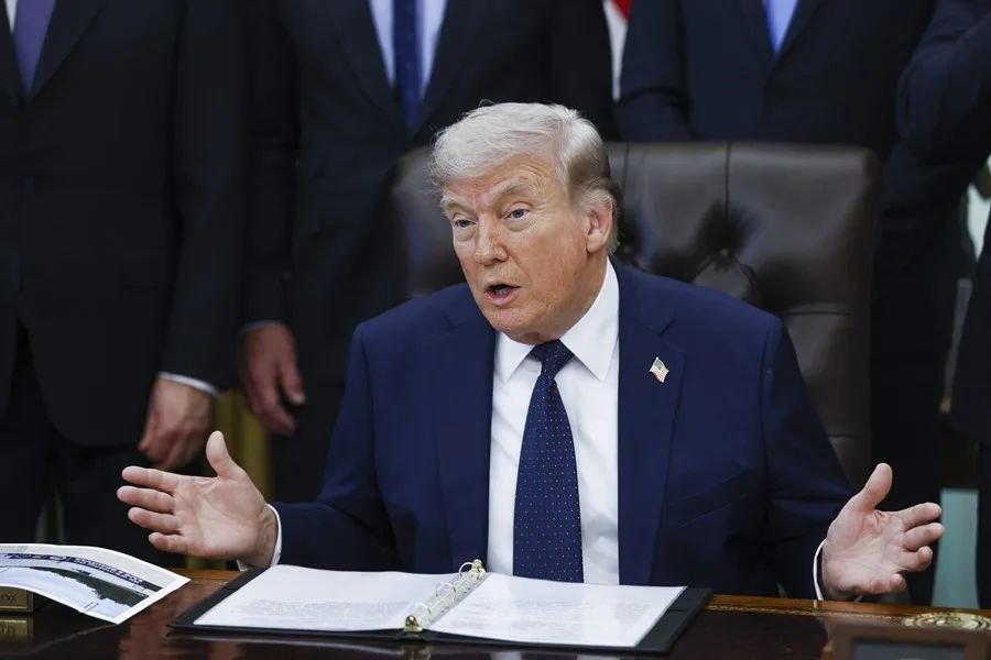 Trump reaviva sin pruebas sus denuncias de fraude en California mientras su plan electoral sigue atascado en el Congreso