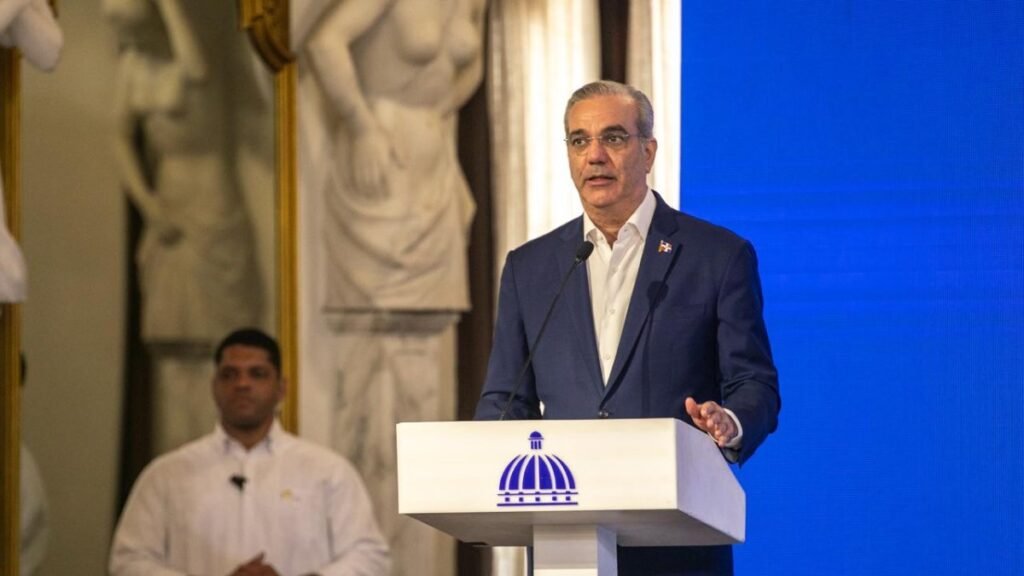 Abinader somete al Senado una reforma al Código Civil para igualar la vigencia de las leyes en el Gran Santo Domingo