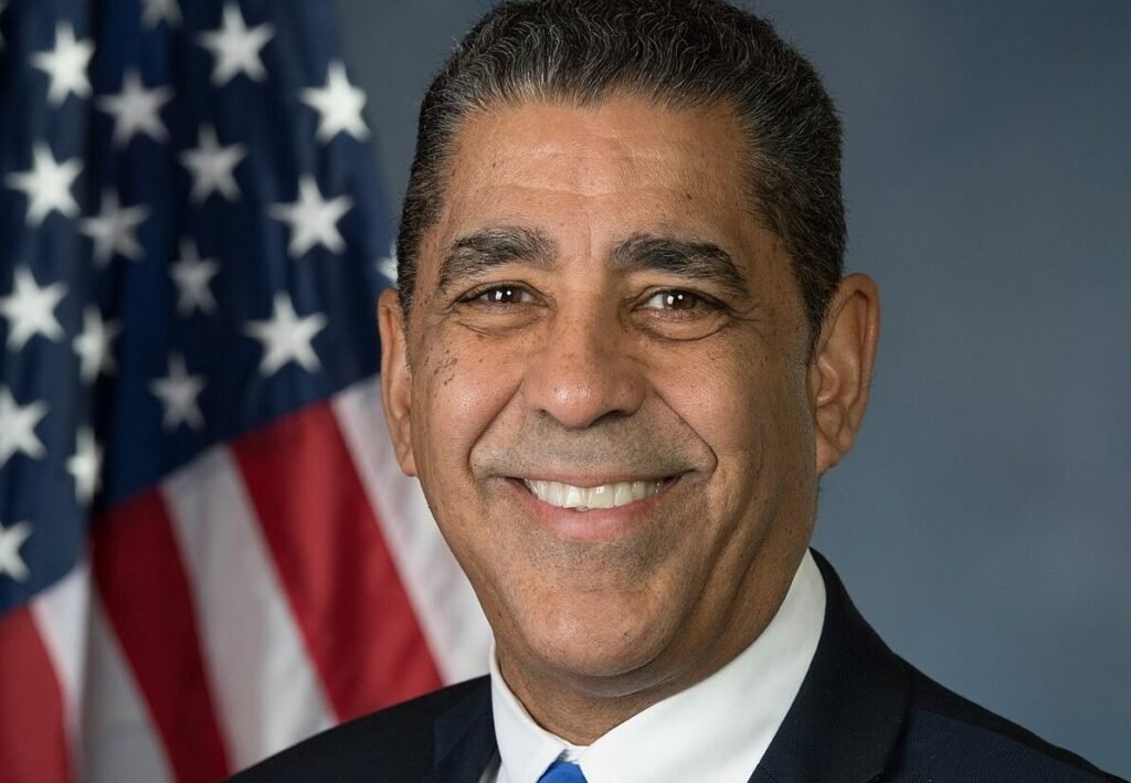Primaria en NY-13 sigue sin definirse: Espaillat lidera, pero 38% aún no decide