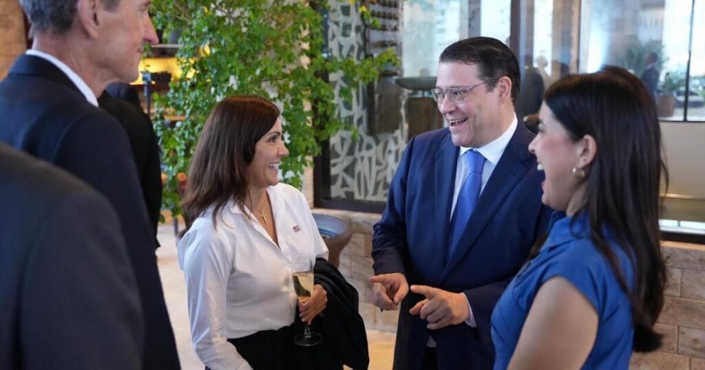 Gobierno presenta a diplomáticos las cifras de inversión y comercio del país
