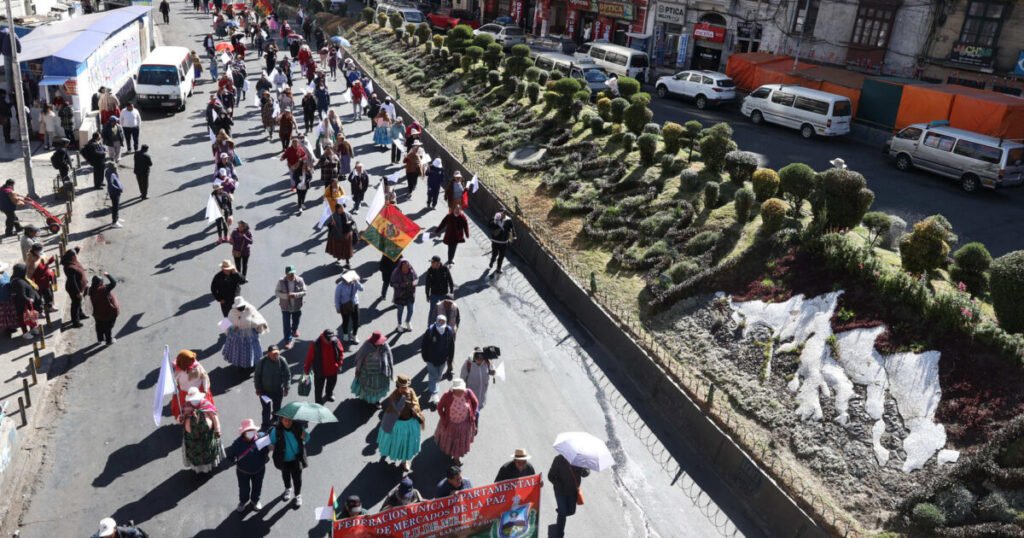Bolivia reduce a mínimo los bloqueos tras 44 días, mientras sigue la presión sobre servicios esenciales