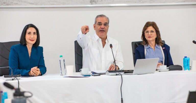 Abinader vuelve a Santiago a pasar balance de más de 200 obras y compromisos aún bajo revisión