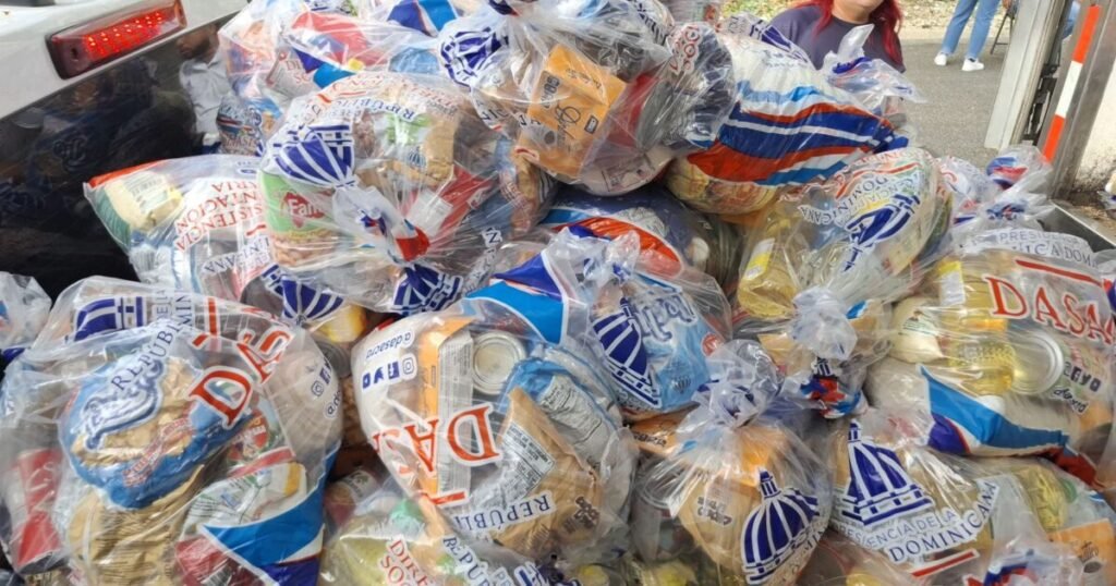 Santiago recibe 26 mil kits de alimentos y la ayuda oficial vuelve a evidenciar la vulnerabilidad en varios sectores