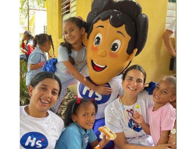 Ocoa: más de 110 escolares despiden el año entre juegos y mensajes de solidaridad