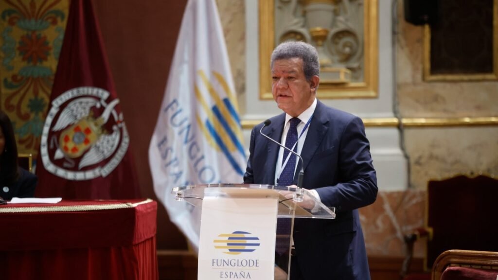Leonel Fernández llama a poner la IA y el conocimiento en el centro para evitar un rezago de América Latina