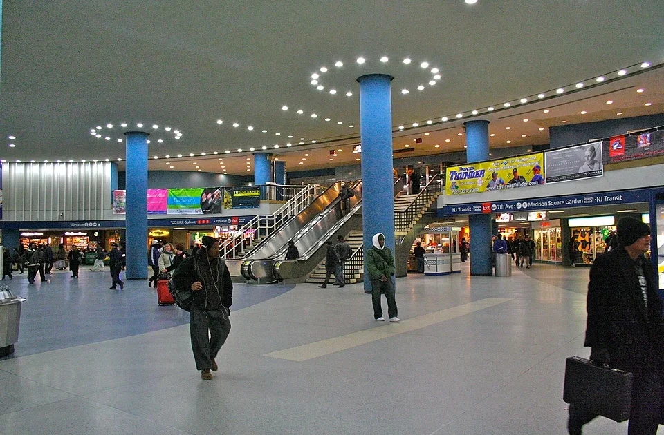 Seis heridos tras un ataque con arma blanca en Penn Station y vuelven las dudas sobre la seguridad en Manhattan