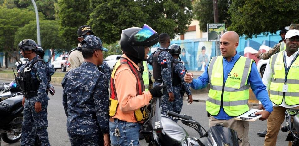 Operativo en el DN expone fallas de control en paradas ilegales de motocicletas