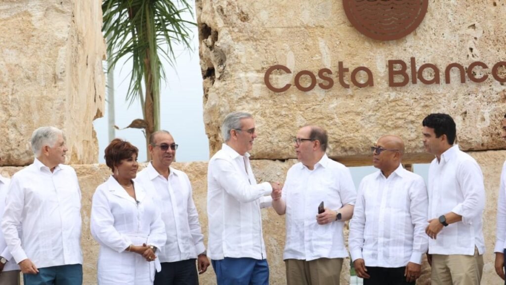 Abinader lanza intervención de RD$20 mil millones para Boca Chica y eleva la exigencia de resultados