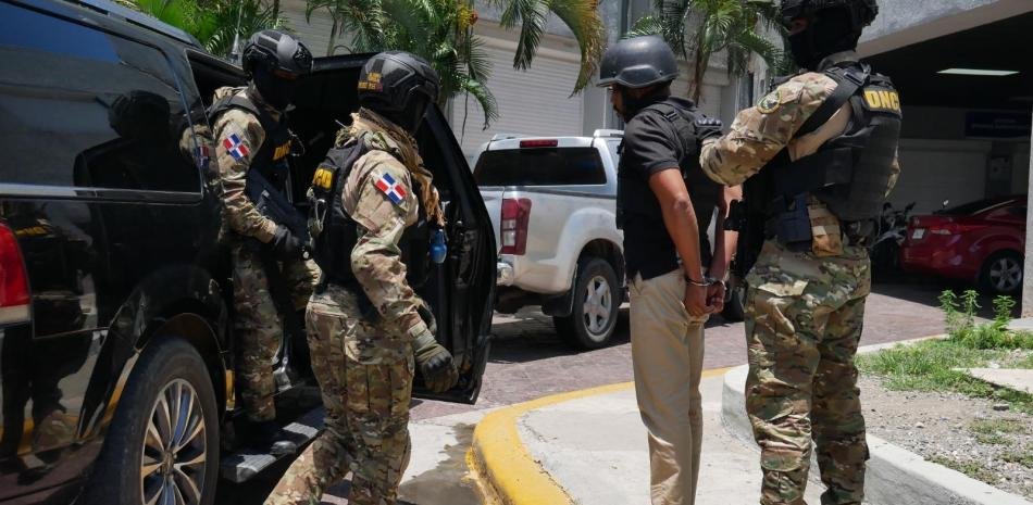 La llegada de Willy Batista Santos desde Aruba reaviva el caso de cocaína en el AILA