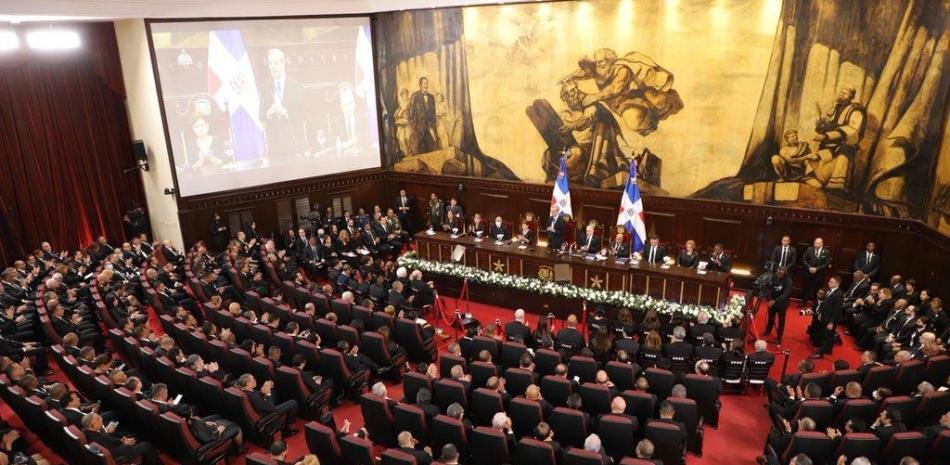 Congreso acelera revisión de reforma fiscal del Gobierno que elevaría impuestos
