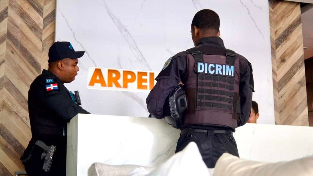 Autoridades inspeccionan torre de Piantini mientras siguen sin aclararse las muertes de madre e hijo