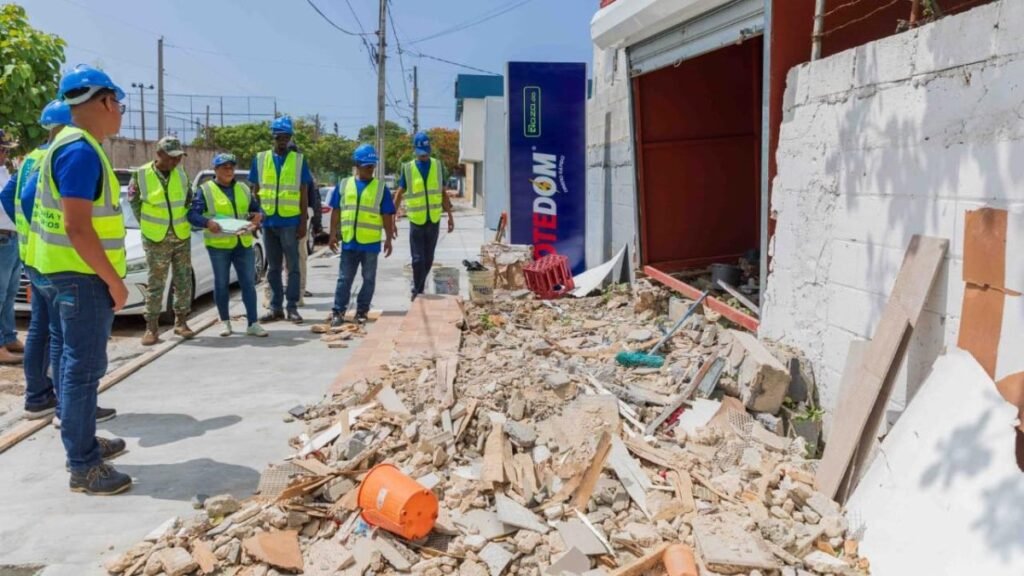 Demolición de bancas en aceras: fallas de control sobre el uso del espacio público en el DN