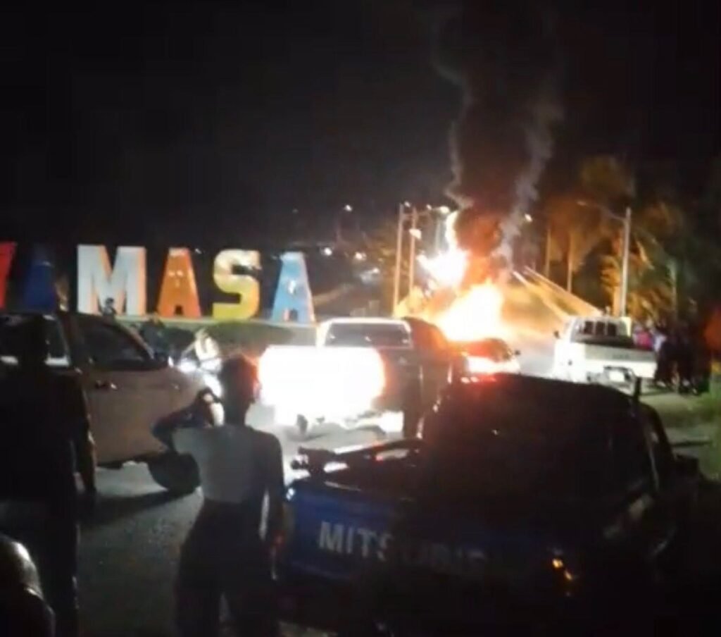 Protesta en Yamasá por apagón de más de cinco días evidencia reclamo de respuesta oficial