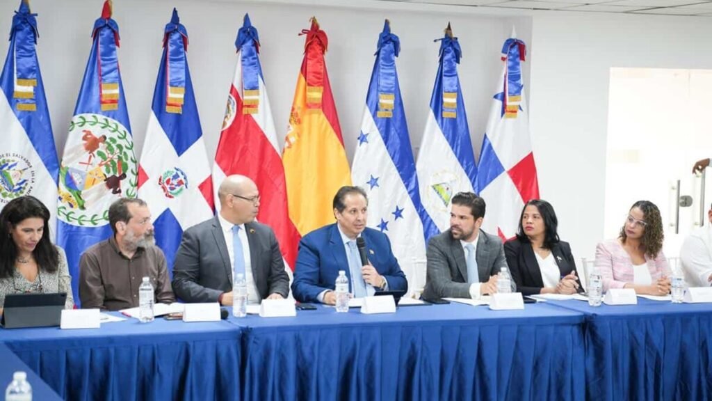 SICA avanza en una evaluación conjunta de fármacos mientras persisten dudas sobre el acceso a tratamientos