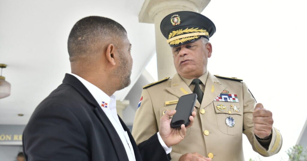 Defensa confirma que militares condenados permanecen en nómina, pero suspendidos