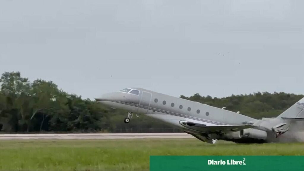 Dos pilotos mueren en La Romana tras un accidente durante el regreso de emergencia al aeropuerto