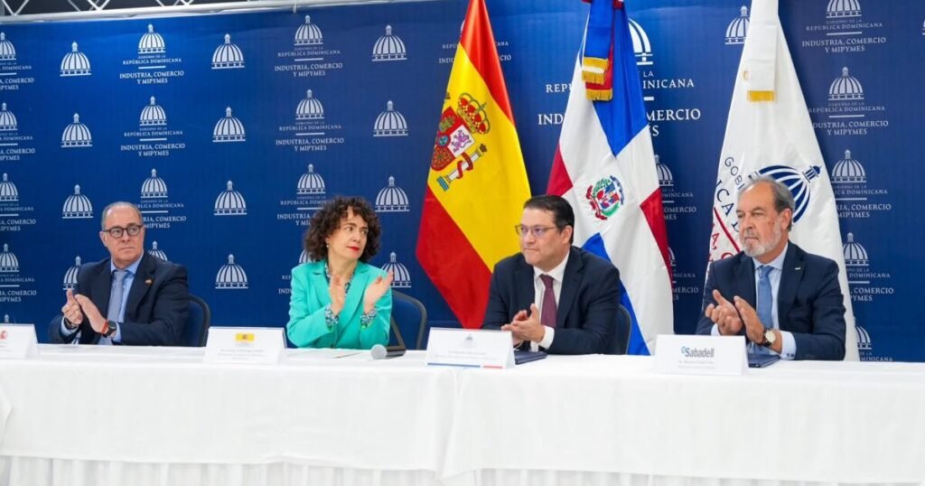 MICM y Banco Sabadell sellan acuerdo para impulsar inversión española en el país