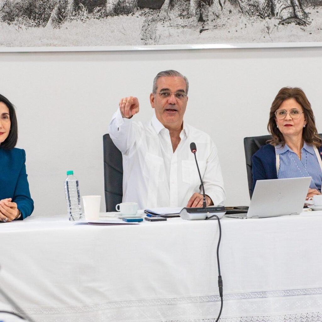 Gobierno exhibe en Santiago balance de RD$110,000 millones bajo presión por resultados y cumplimiento de obras