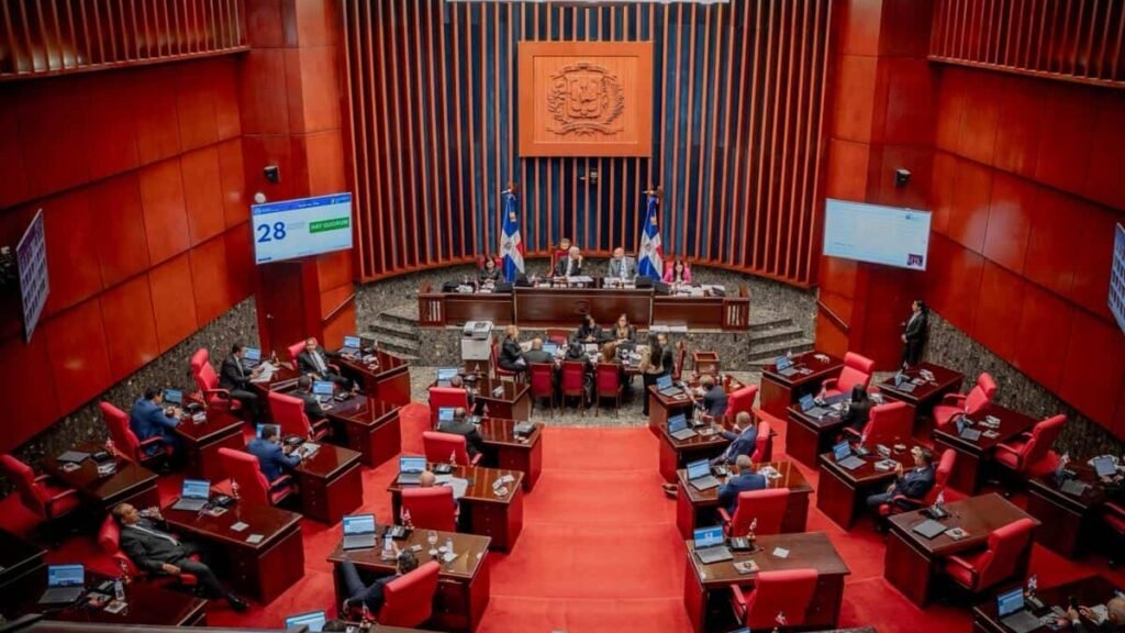 Senado aprueba reforma sobre bienes ilícitos y vuelve a exigir depuración política