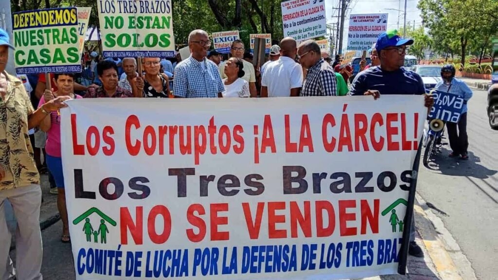 Los Tres Brazos sale a reclamar títulos, apagones y obras pendientes