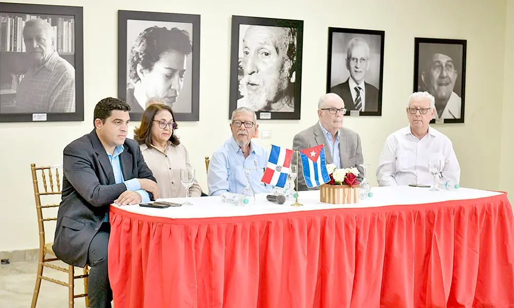 Presentación de libro sobre Gómez Ochoa reactiva memoria de la represión y el deber de vigilar al poder