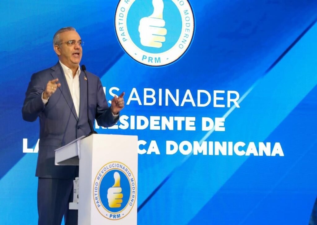 Abinader exhorta al PRM a preservar su unidad y a no perder de vista la meta común