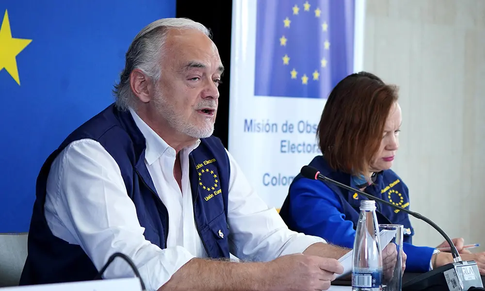 La UE no ve fraude en el escrutinio colombiano, pero crecen las exigencias de aclaración
