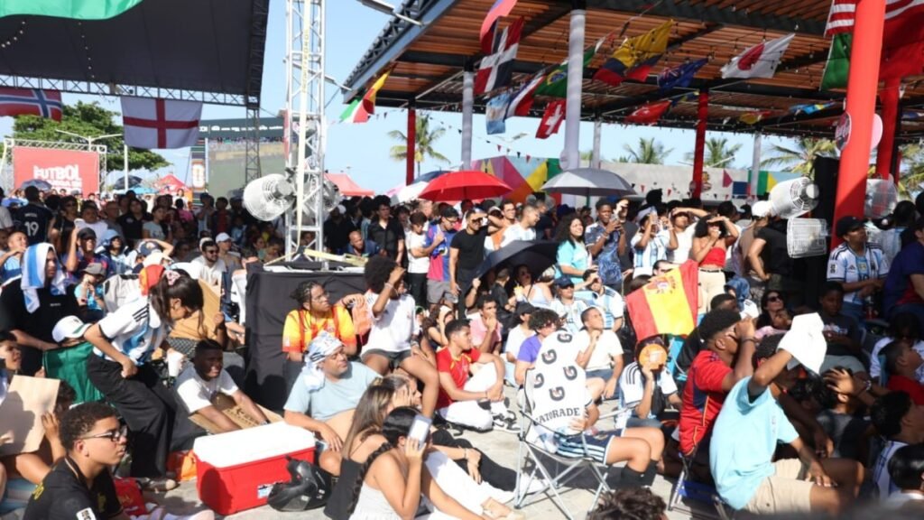 Miles llenan el Malecón Deportivo y vuelven a poner bajo lupa la vitrina oficial de la gestión
