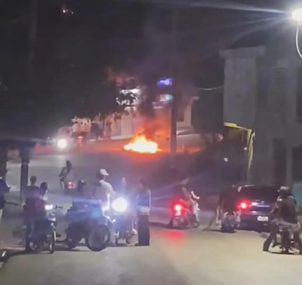 Protesta en El Seibo tras la muerte de un joven en un retén policial