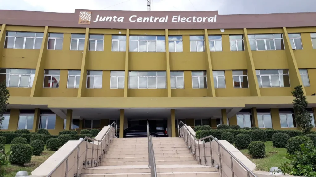 Banreservas frena embargo a fondos de la JCE y el caso Latin Events escala en medio de nuevas dudas sobre la gestión
