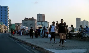 Cuba vuelve a quedar a oscuras y el Gobierno culpa a EE.UU. de agravar la crisis