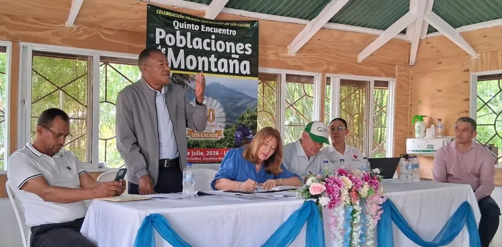 Centenario de Los Cacaos reúne a gran público y deja abierta la exigencia de resultados para la comunidad